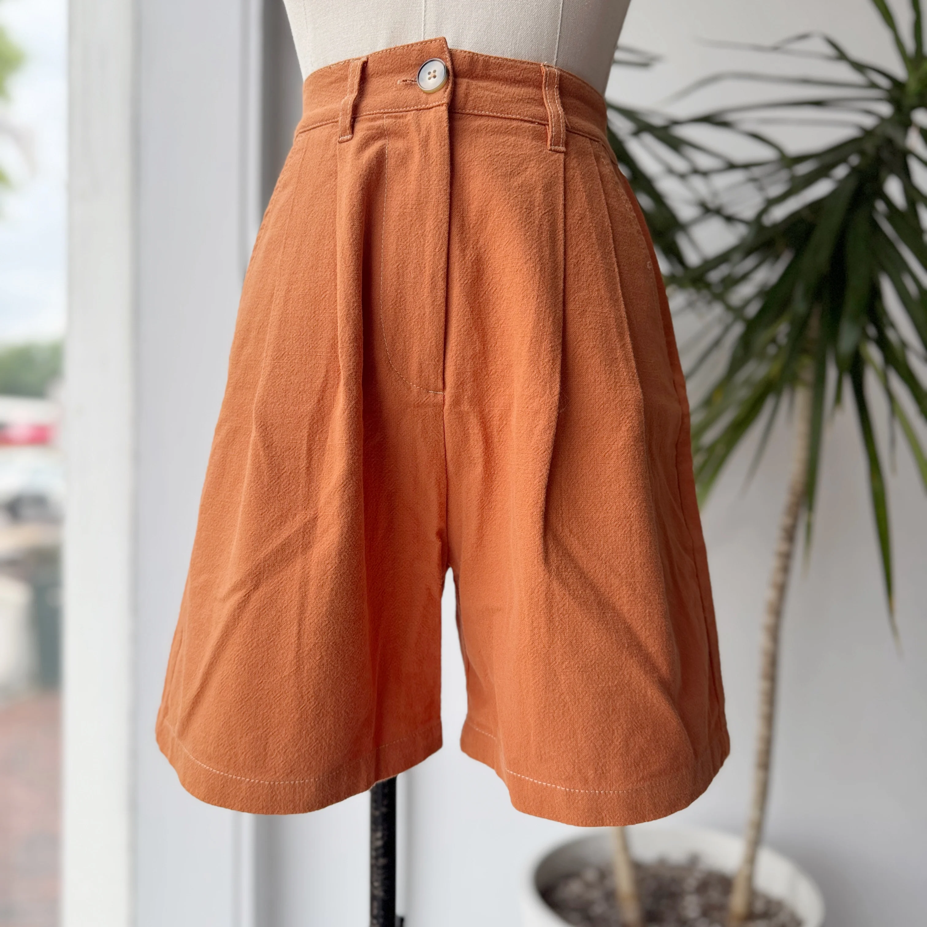 L.F.Markey Henry Pleated Shorts in Burnt Orange, US 2 - Image 3